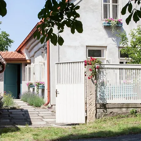 Domecek Na Kvetinovem Statku * Zdice