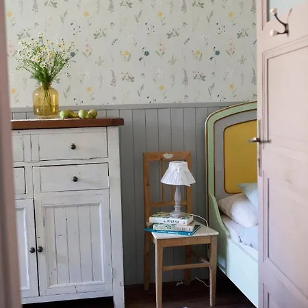 Domecek Na Kvetinovem Statku Nyaraló