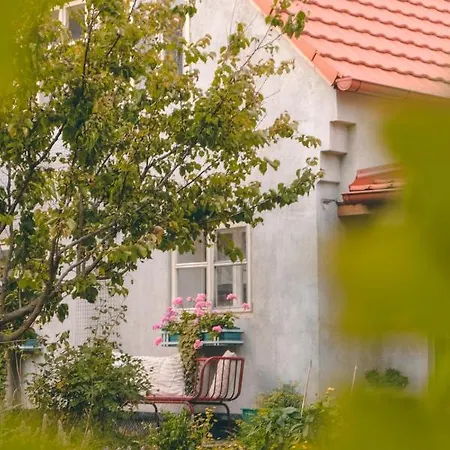 Domecek Na Kvetinovem Statku Ferienhaus Zdice