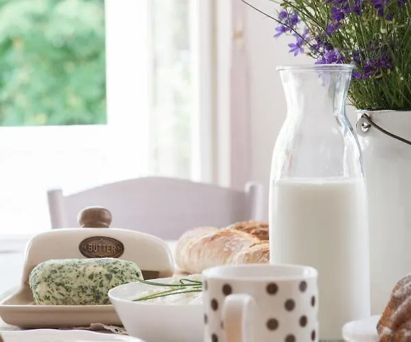 Domecek Na Kvetinovem Statku