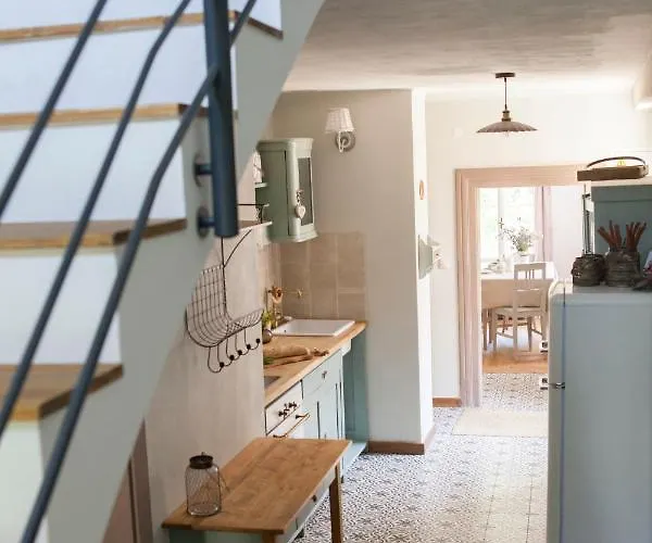 Nyaraló Domecek Na Kvetinovem Statku